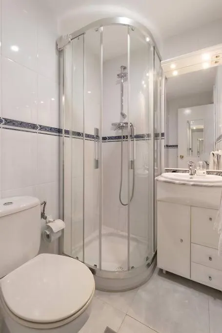 2 Bedroom In Parador With Pool And Seaview Nerja Apartment